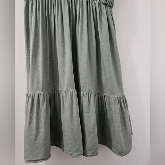 Olive green older areopostale ruffled hem open back dress sz. M - Picture 5 of 10
